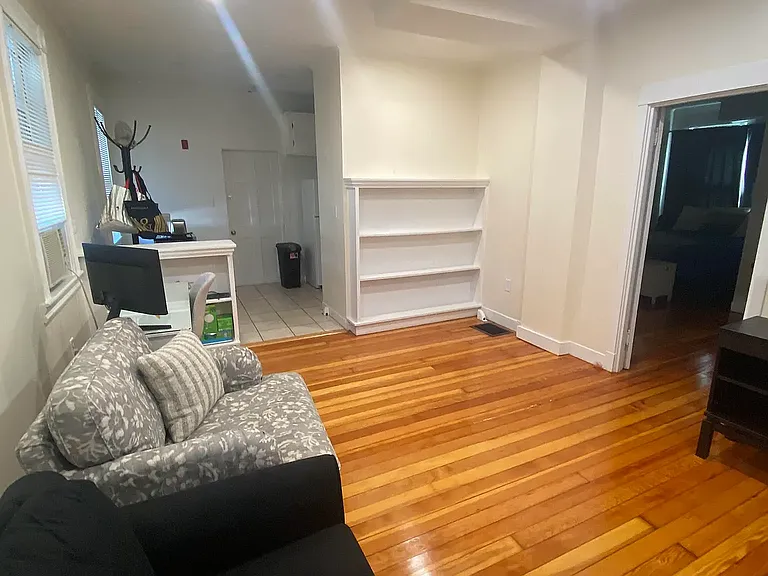 409 Adams St #3 — Photo 10