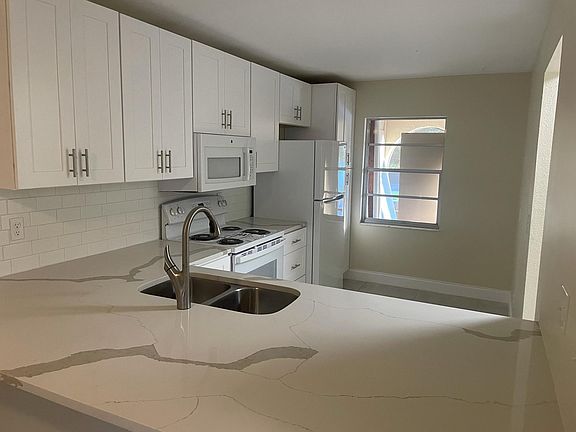 2nd image of 6378 Bonnie Bay Cir N