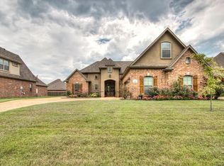 457 Long Acre Dr, Bossier City, LA 71111