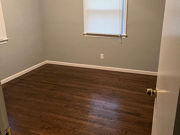 4th image of 1014 Majestic Ave