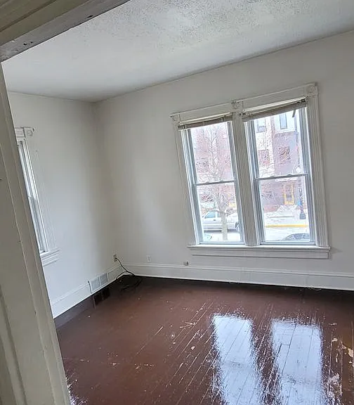 425 W Brackenridge St — Photo 4