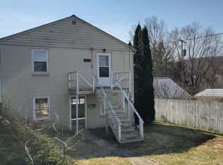 23 Penn St, Montgomery, PA 17752