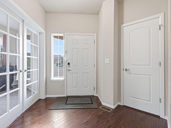 4th image of 385 Littlebrook Ct