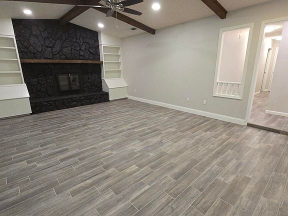 3rd image of 800 Rosewood Dr