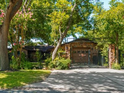 428 Pecan Creek Drive, Horseshoe Bay, TX, 78657