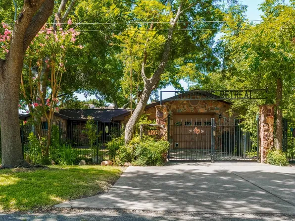 428 Pecan Creek Drive, Horseshoe Bay, TX 78657