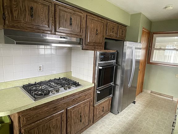 5th image of 409 Asbury Ln