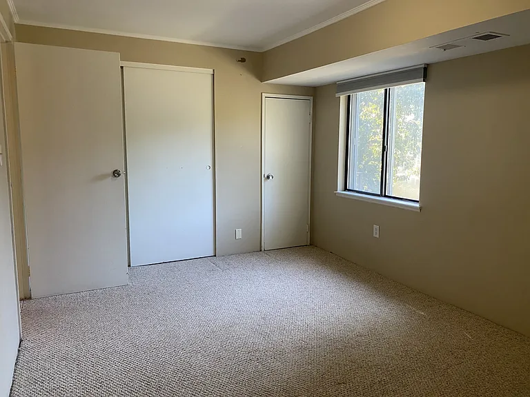 7 Village Rock Ln #5 — Photo 10