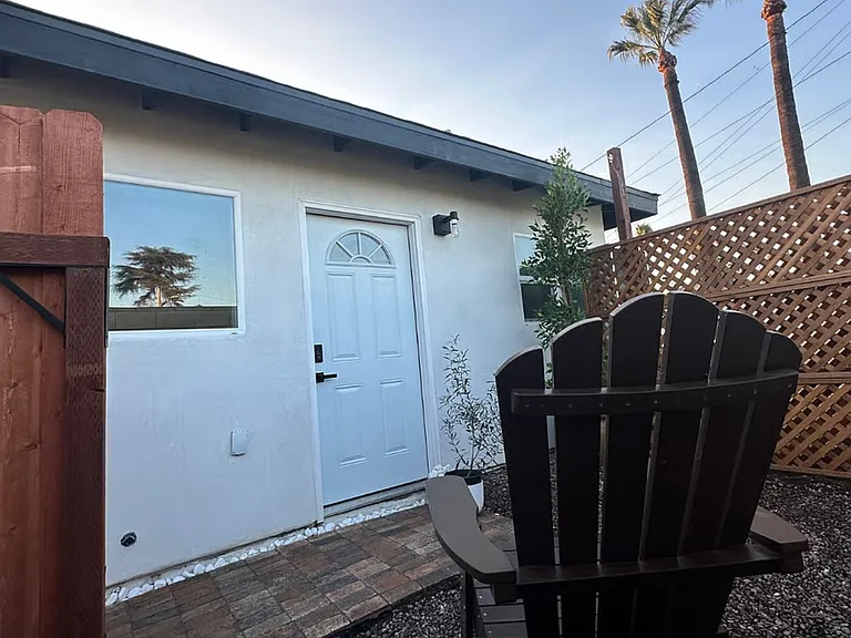 S Lark Ellen Ave — Photo 1