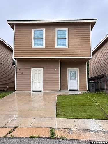 29 Oak Plz Photo 1
