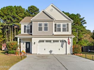 806 Fort Sumter Way, Swansboro, NC 28584
