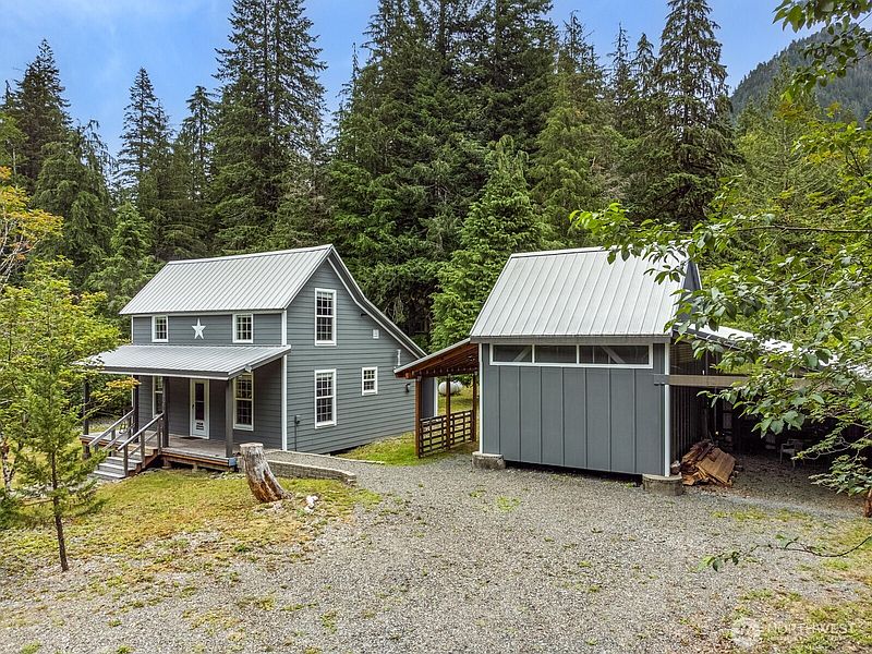 2nd image of 204 Whitton Avenue