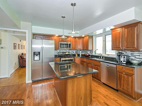 5th image of 7912 W Brookridge Dr