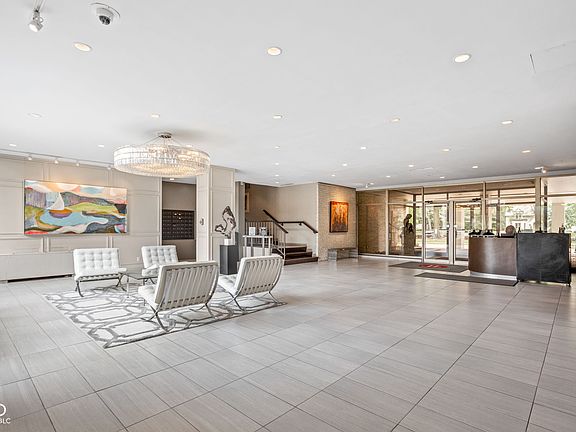 4th image of 4000 N Meridian St APT 15F