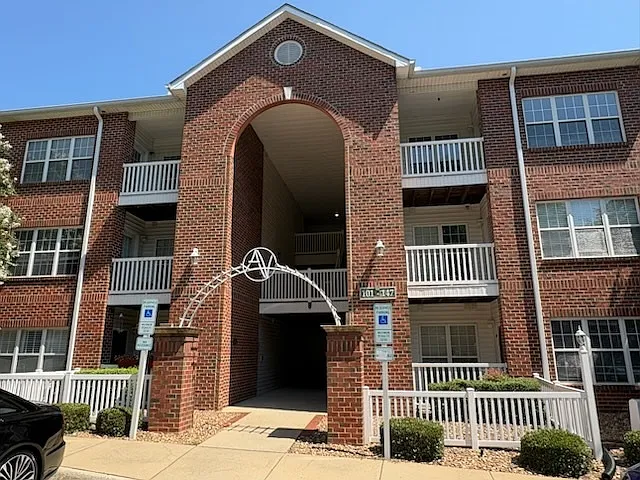 147 Sturbridge Dr #147 — Photo 1