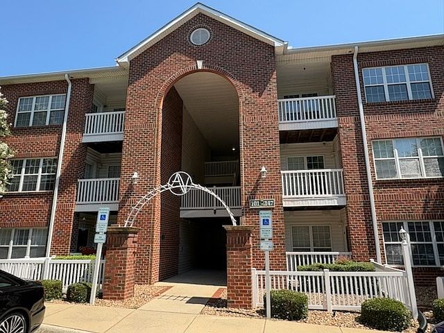 1st image of 147 Sturbridge Dr #147