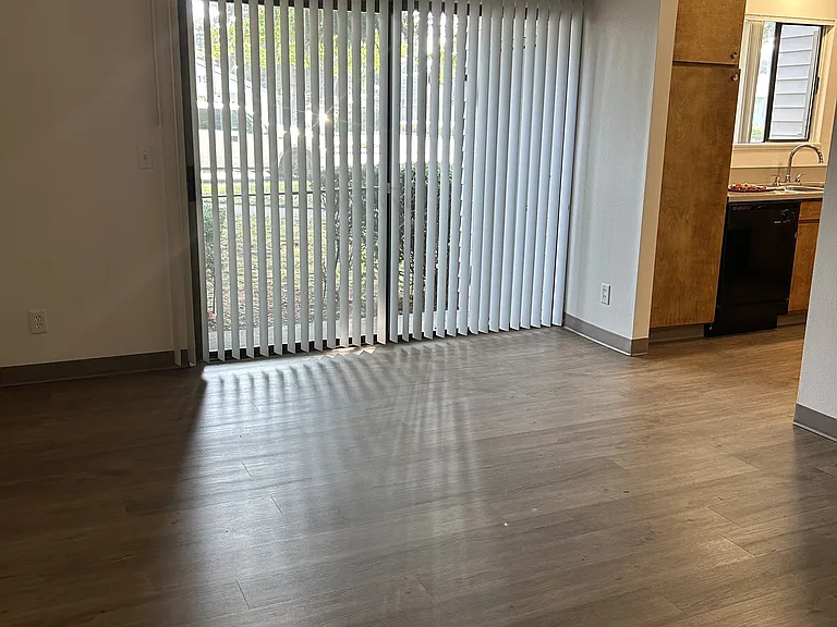Sawyer Pointe Apartments — Photo 9