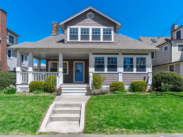 18 Island View Avenue, Branford, CT 06405