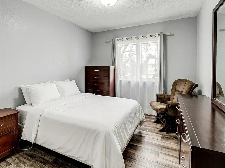 504 S Laredo Cir — Photo 8