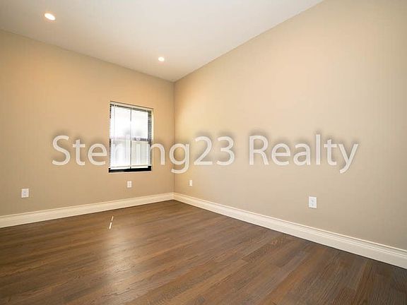 4th image of 2315 29th St #1R