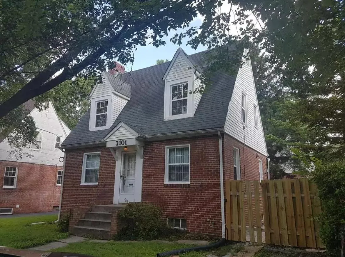 3101 Upshur St photo 1