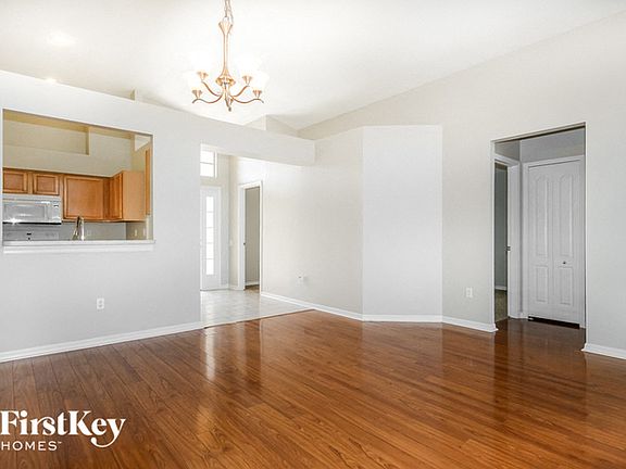 5th image of 904 Summer Breeze Dr