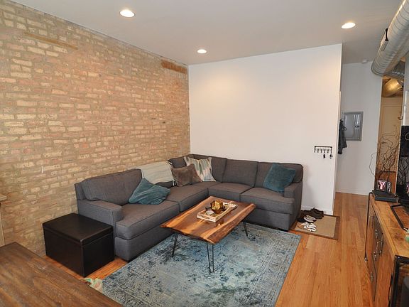 3rd image of 1618 N Marshfield Ave #3F