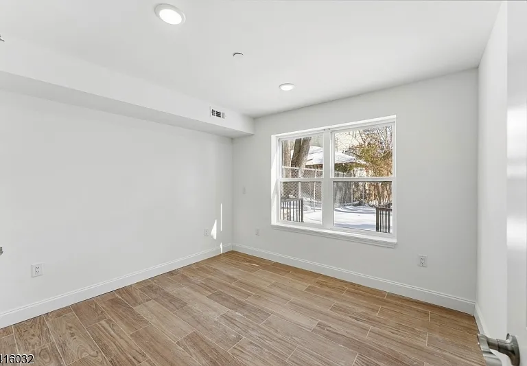 106 Columbia Ave — Photo 6