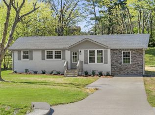 128 S Valley Rd, Hendersonville, TN 37075