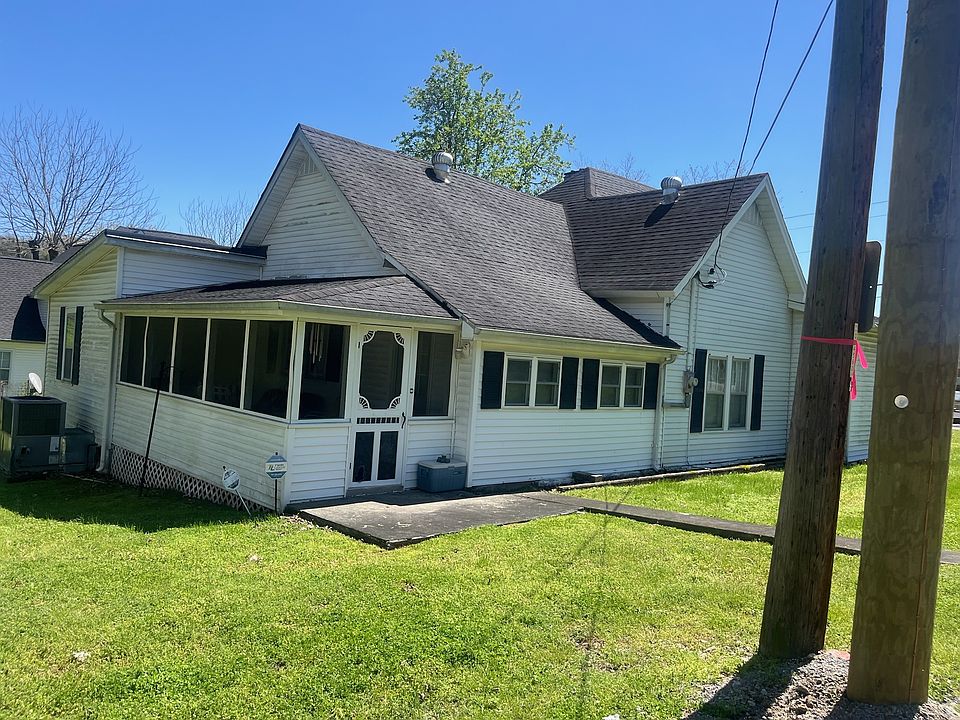 1st image of 110 W Cox Ave