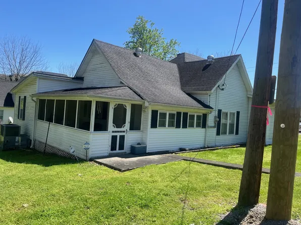 110 W Cox Ave, Gainesboro, TN 38562