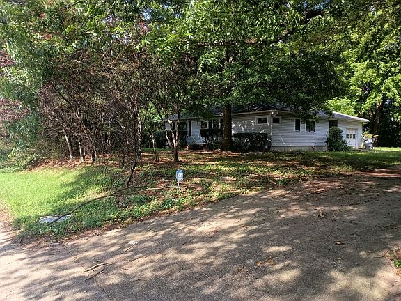 2nd image of 1799 Powder Springs Rd SW