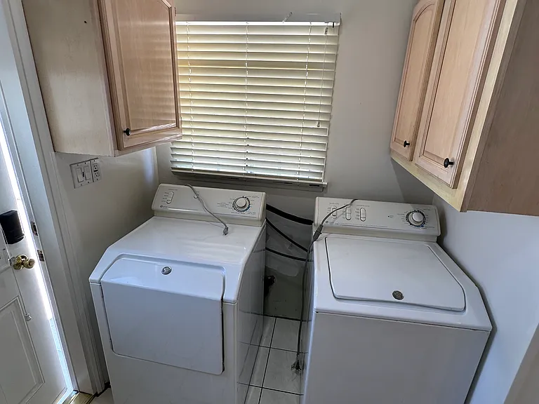 8060 Altavan Ave — Photo 7