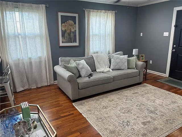 2 bed, 1.0 bath, 900 sqft, $1,900 — Photo 4