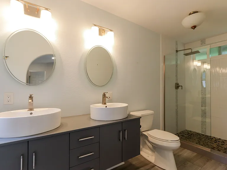25075 Sanoria St — Photo 15