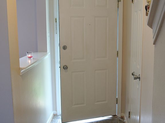 2nd image of 15012 Oak Crest Ct