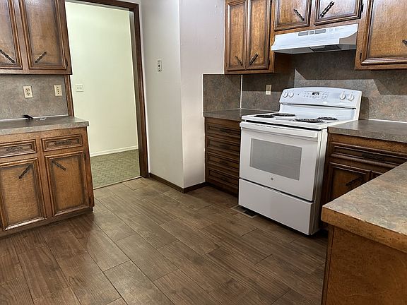 5th image of 12814 E 37th Pl