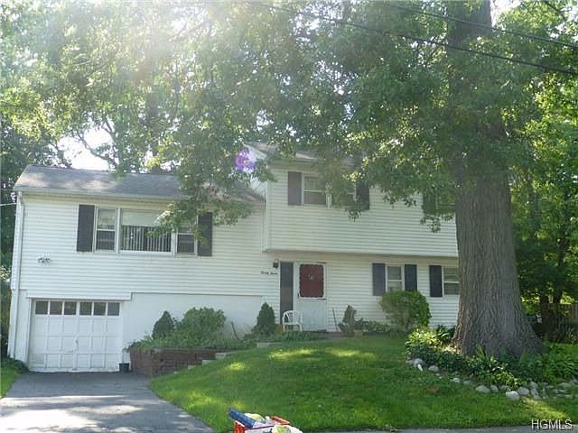 1st image of 27 Wildwood Dr