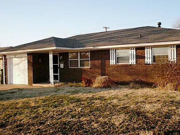 9817 Harmony Dr, Midwest City, OK 73130