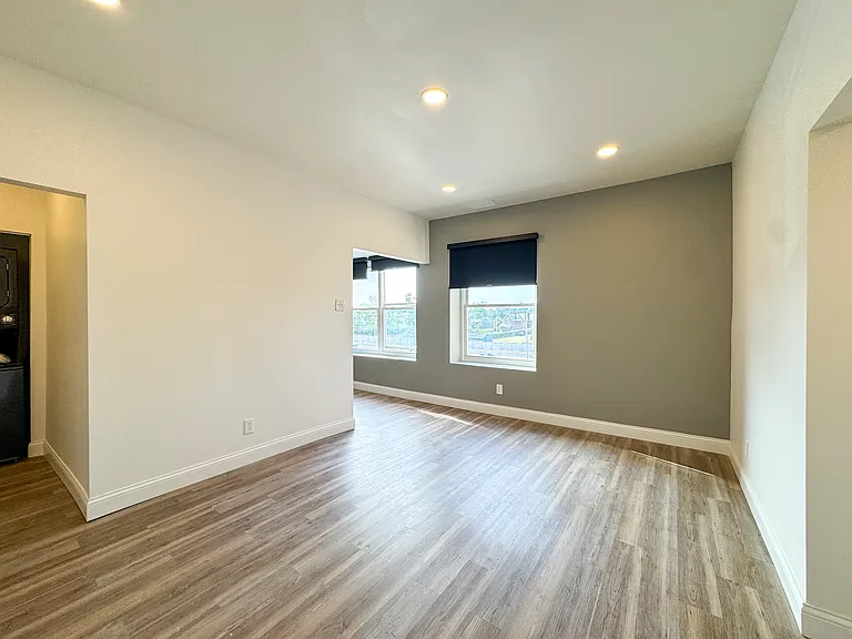 5621 Pershing Ave — Photo 9