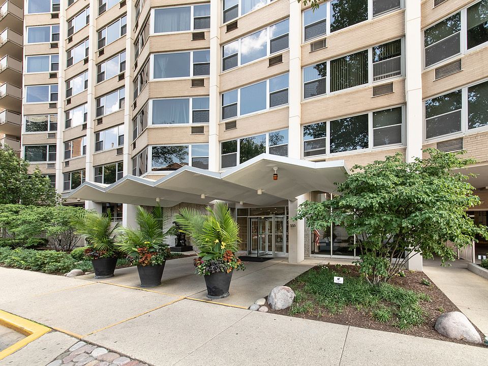 1st image of 555 W Cornelia Ave APT 1506