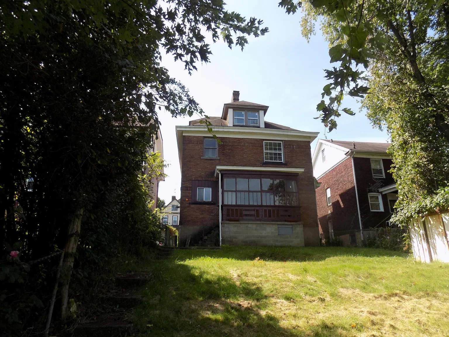 621 Madison Ave photo 1