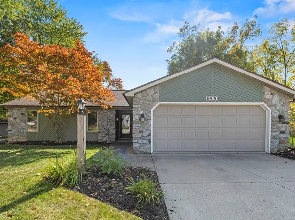 9820 Mustang Dr, Fort Wayne, IN 46825