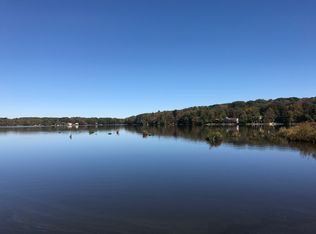 1101 Arrowhead Dr, Pocono Lake, PA