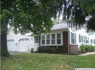 14 S Pembroke Ave, Margate, NJ 08402