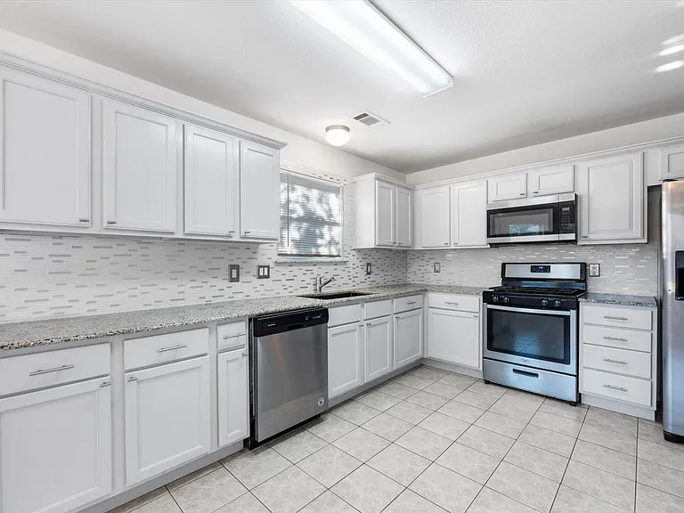 14306 Spring Marsh Ct — Photo 10