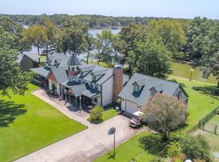 124 Oak Dr, Mabank, TX 75156