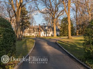 11 Wellington Rd, Locust Valley, NY 11560