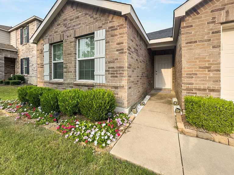1809 Christopher Creek Dr — Photo 30