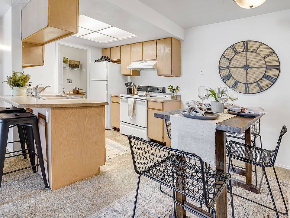 Open Kitchen and Dining with Breakfast Bar